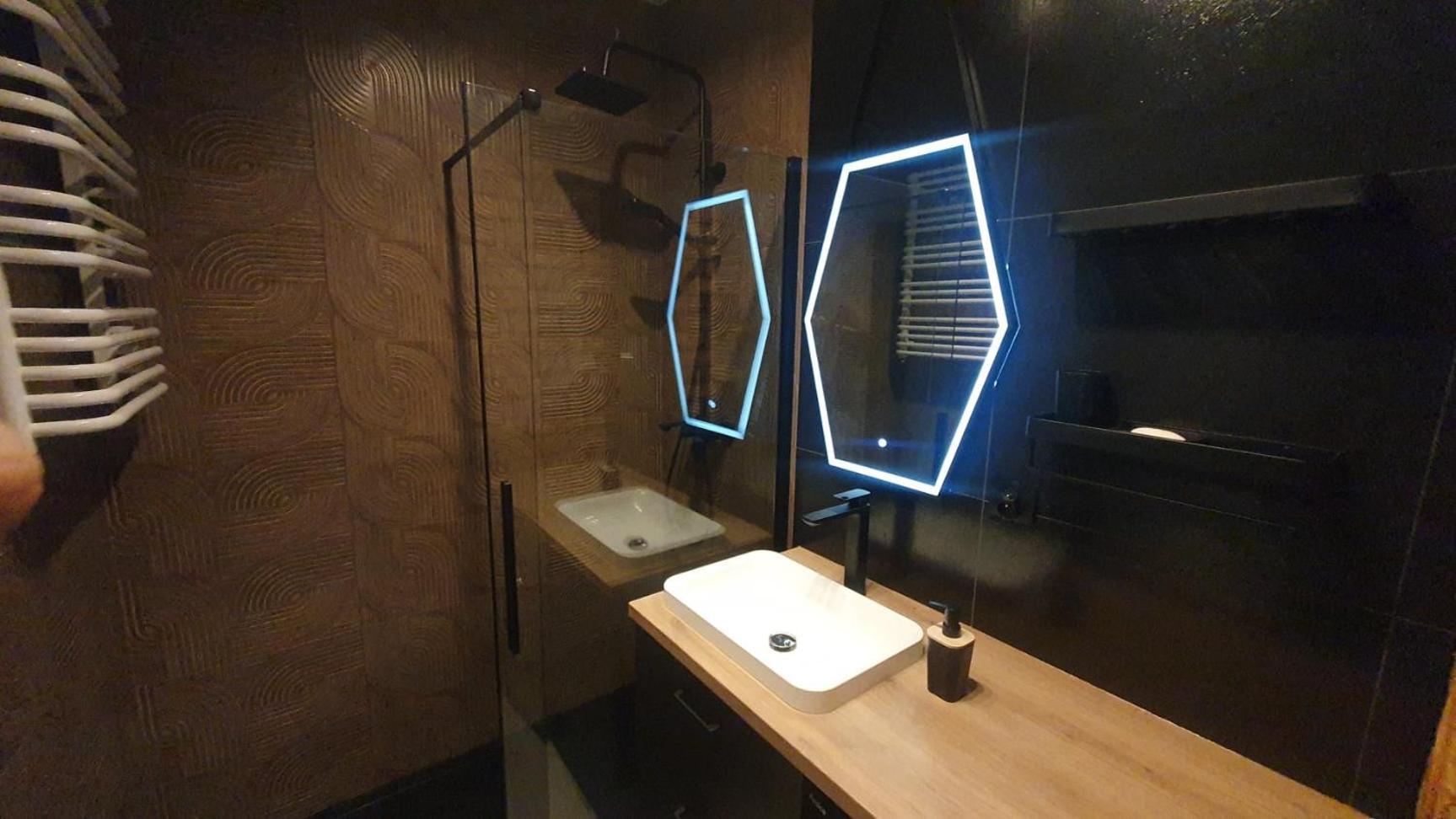 Loft Apartment *